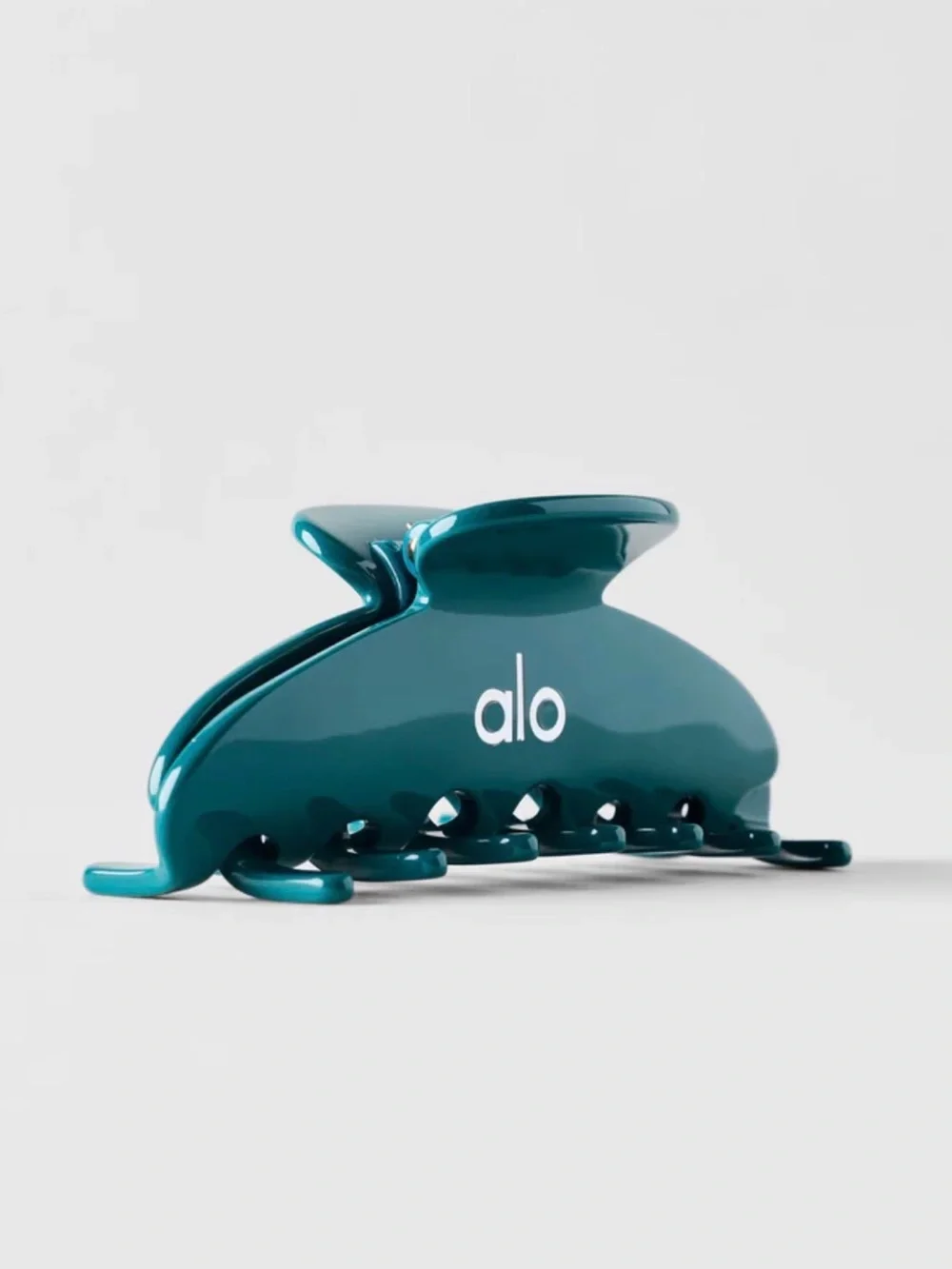 🩶ALO Yoga 90’s Claw Clip - Emerald Isle - NWT🩶